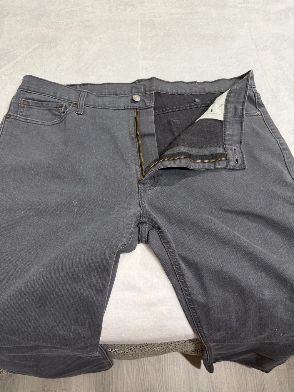Levis straight leg